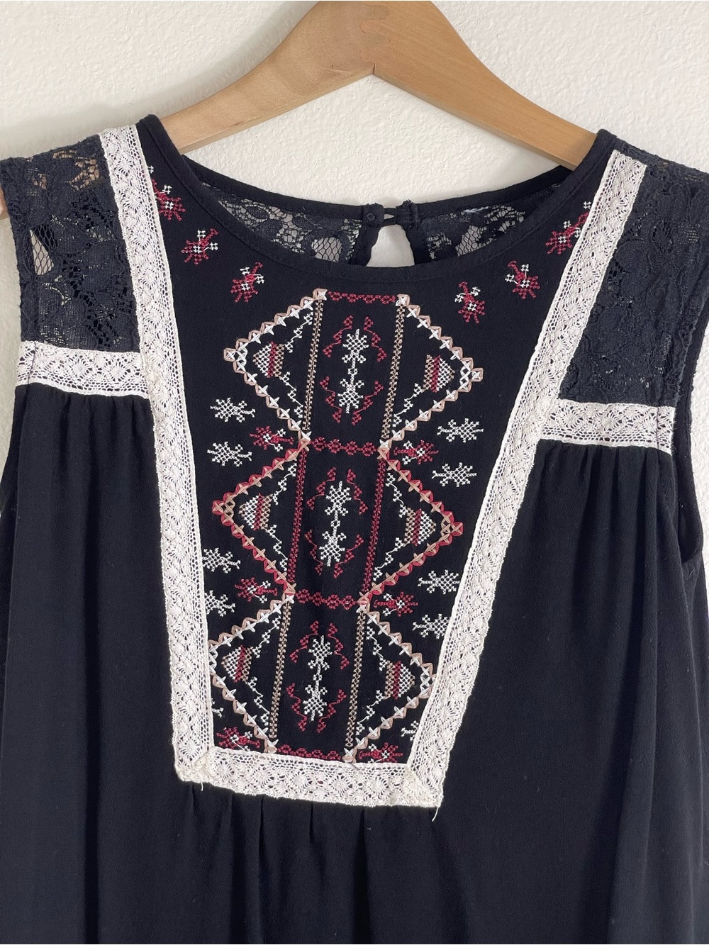 Xhilaration Embroidered Sleeveless Tunic Dress